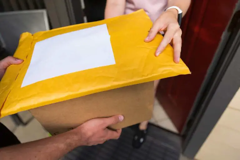 Does DHL Attempt Redelivery